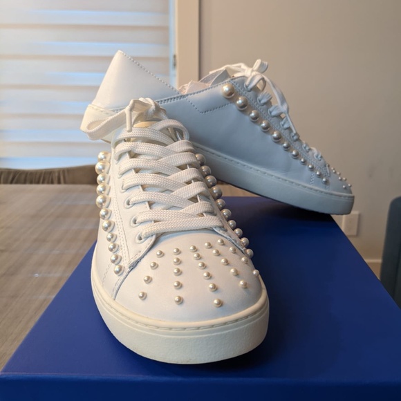Stuart Weitzman white pearl sneakers US9 - Picture 2 of 5